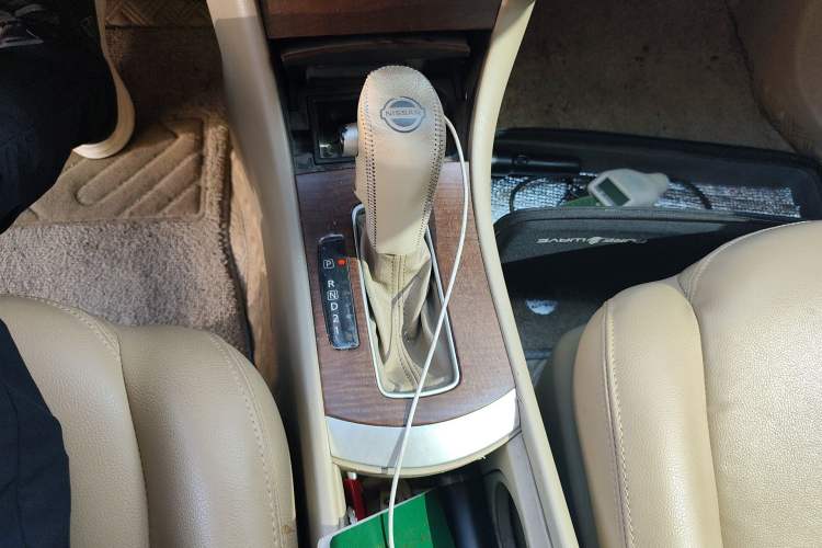 Used Nissan Sylphy 2012 Classic 1.6XE Automatic Comfort Edition Gear Lever