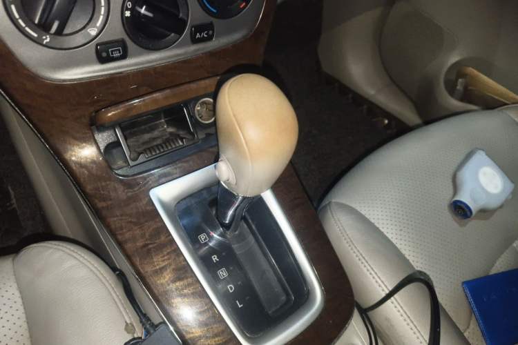 Used Nissan Sylphy 2012 1.6 XL CVT Luxury Edition Gear Lever