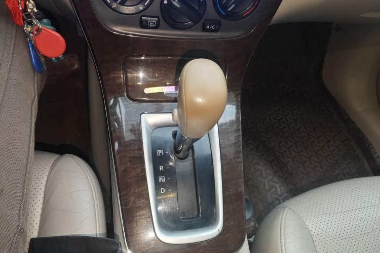 Used Nissan Sylphy 2012 1.6 XL CVT Luxury Edition Gear Lever