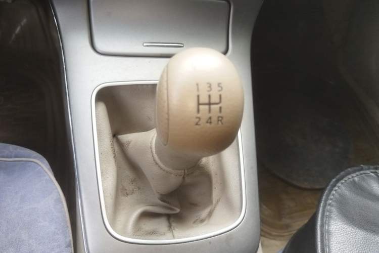 Used Nissan Sylphy 2012 1.6XE Manual Comfort Edition Gear Lever