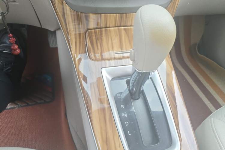 Used Nissan Sylphy 2012 1.6 XL CVT Luxury Edition Gear Lever