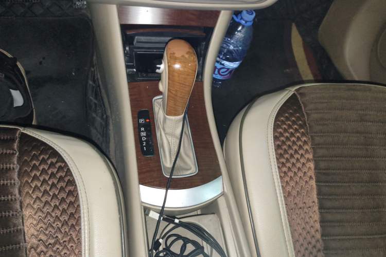 Used Nissan Sylphy 2012 Classic 1.6 XL Automatic Luxury Edition Gear Lever