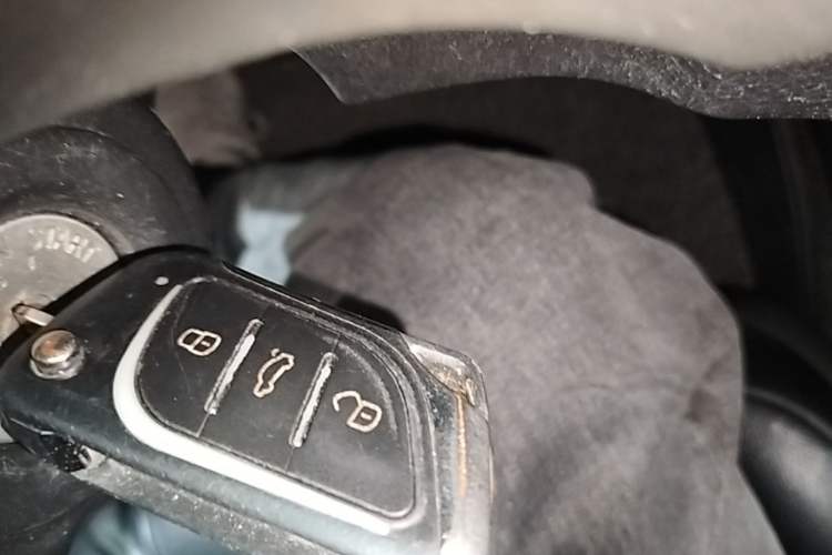 Used Nissan Sylphy 2012 Classic 1.6XE Automatic Comfort Edition Interior 1