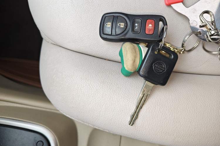 Used Nissan Sylphy 2012 Classic 1.6XE Automatic Comfort Edition Interior 1