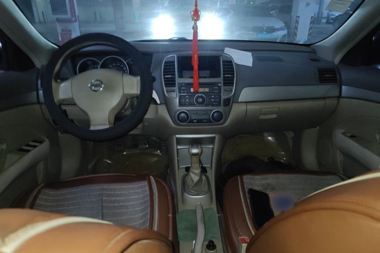 Used Nissan Sylphy 2012 Classic 1.6XE Manual Comfort Edition Interior 2