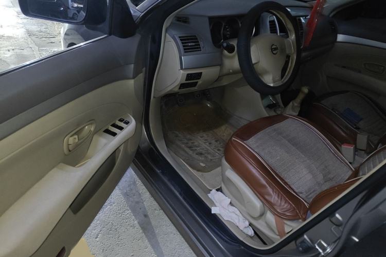 Used Nissan Sylphy 2012 Classic 1.6XE Manual Comfort Edition Interior 3