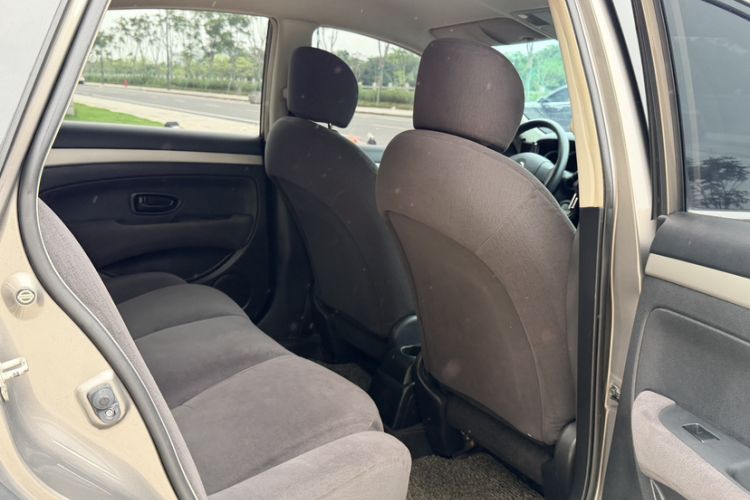 Used Nissan Sylphy 2012 Classic 1.6XE Automatic Comfort Edition Interior 3