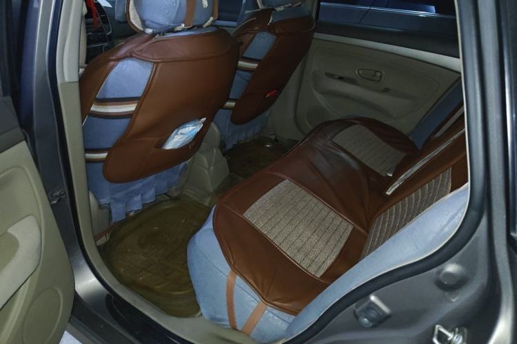 Used Nissan Sylphy 2012 Classic 1.6XE Manual Comfort Edition Interior 4
