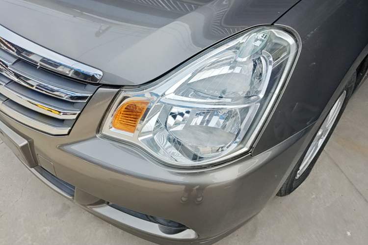Used Nissan Sylphy 2012 Classic 1.6XE Automatic Comfort Edition Left Front Headlight