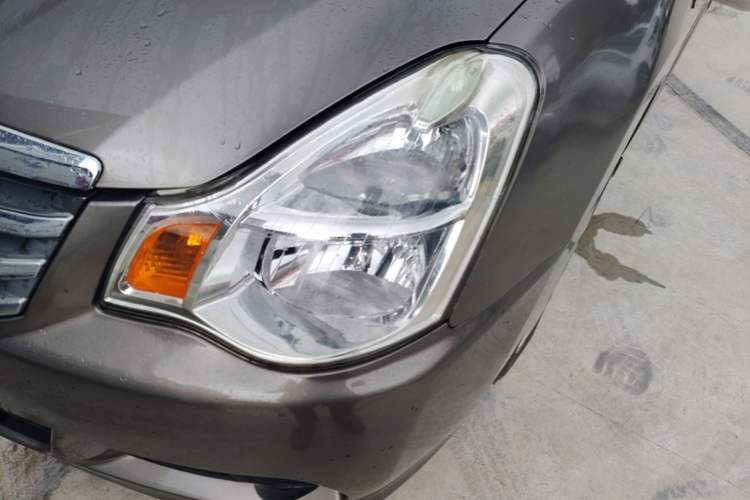 Used Nissan Sylphy 2012 Classic 1.6XE Manual Comfort Edition Left Front Headlight