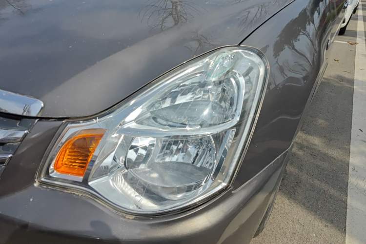 Used Nissan Sylphy 2012 Classic 1.6XE Automatic Comfort Edition Left Front Headlight