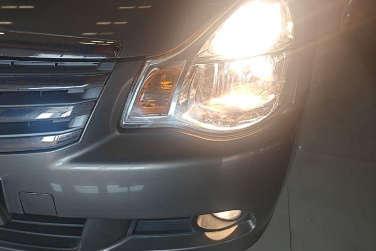 Used Nissan Sylphy 2012 Classic 1.6XE Automatic Comfort Edition Left Front Headlight