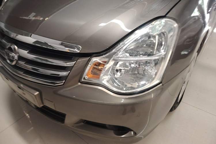 Used Nissan Sylphy 2012 Classic 1.6XE Automatic Comfort Edition Left Front Headlight
