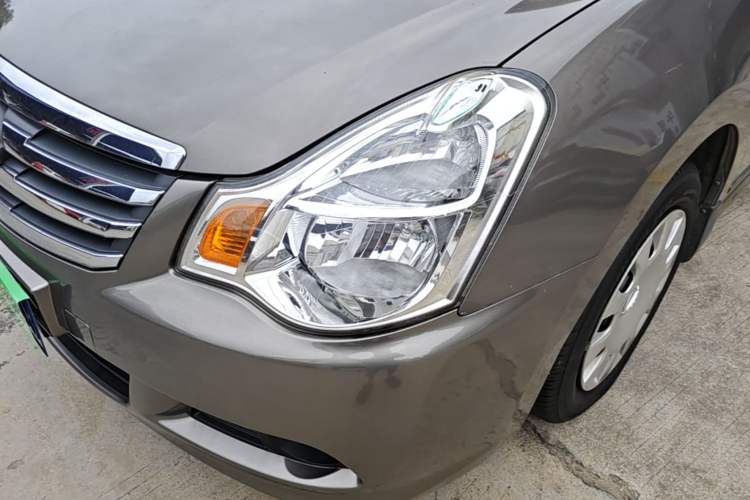 Used Nissan Sylphy 2012 Classic 1.6XE Automatic Comfort Edition Left Front Headlight