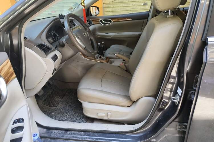 Used Nissan Sylphy 2012 1.6 XL Manual Luxury Edition Left Front Seat