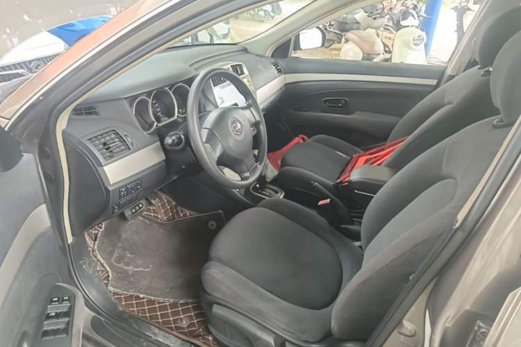Used Nissan Sylphy 2012 Classic 1.6XE Automatic Comfort Edition Left Front Seat