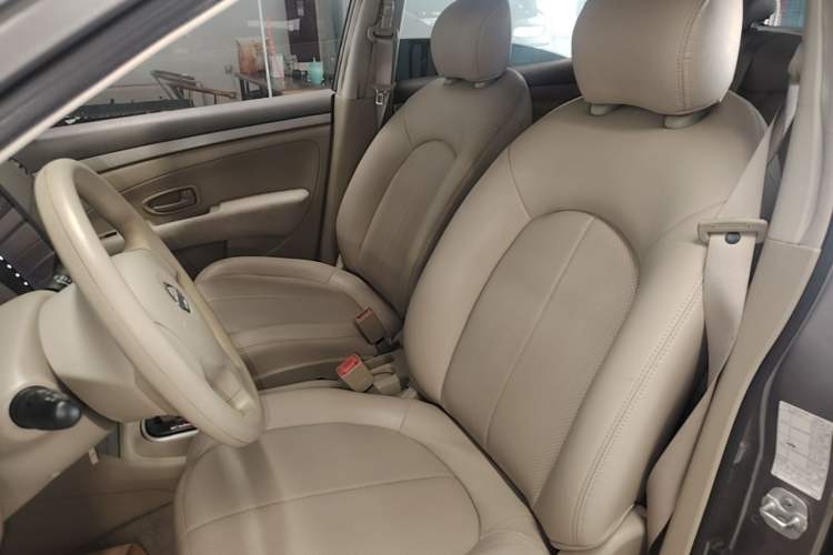 Used Nissan Sylphy 2012 Classic 1.6XE Automatic Comfort Edition Left Front Seat