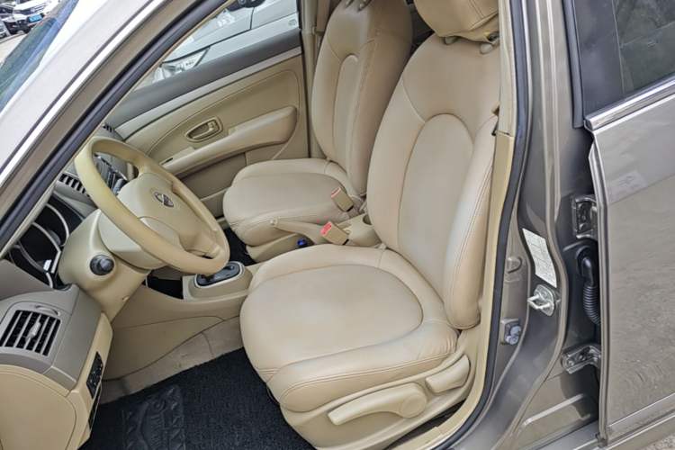 Used Nissan Sylphy 2012 Classic 1.6XE Automatic Comfort Edition Left Front Seat
