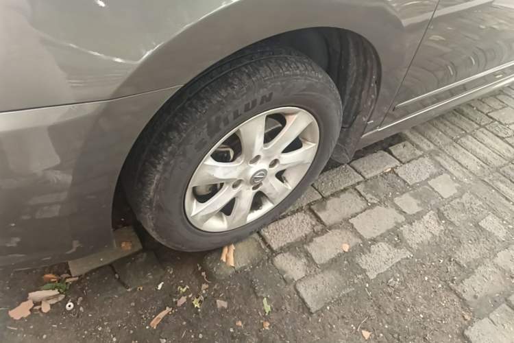 Used Nissan Sylphy 2012 Classic 1.6XE Automatic Comfort Edition Left Front Wheel Hub
