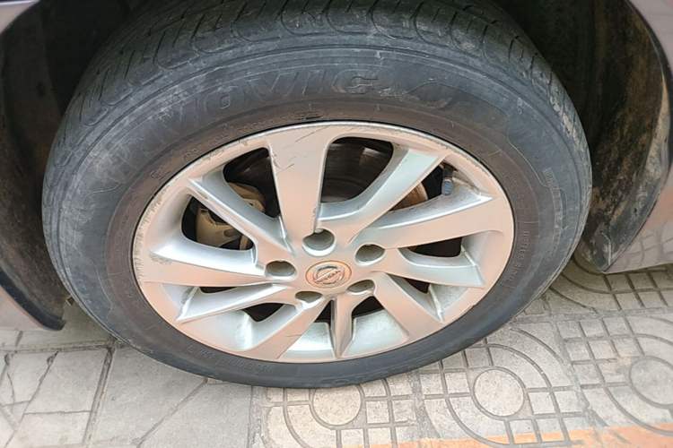 Used Nissan Sylphy 2012 1.6 XL Manual Luxury Edition Left Front Wheel Hub