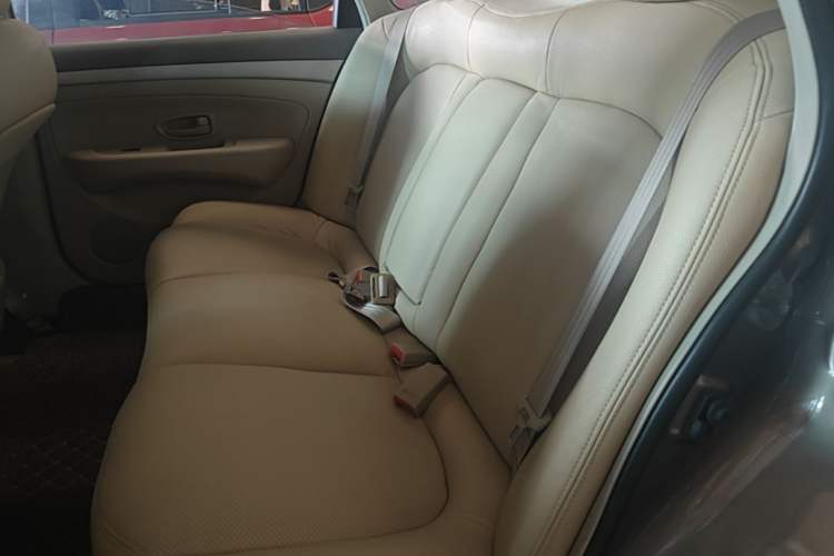 Used Nissan Sylphy 2012 Classic 1.6XE Automatic Comfort Edition Left Rear Seat
