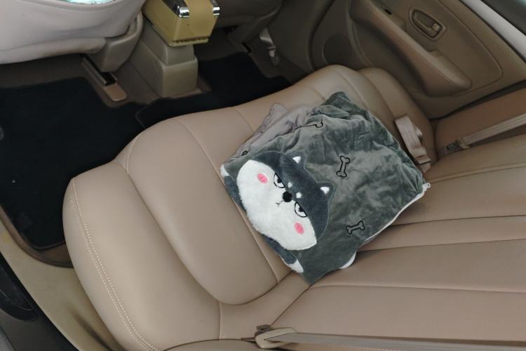 Used Nissan Sylphy 2012 Classic 1.6XE Automatic Comfort Edition Left Rear Seat