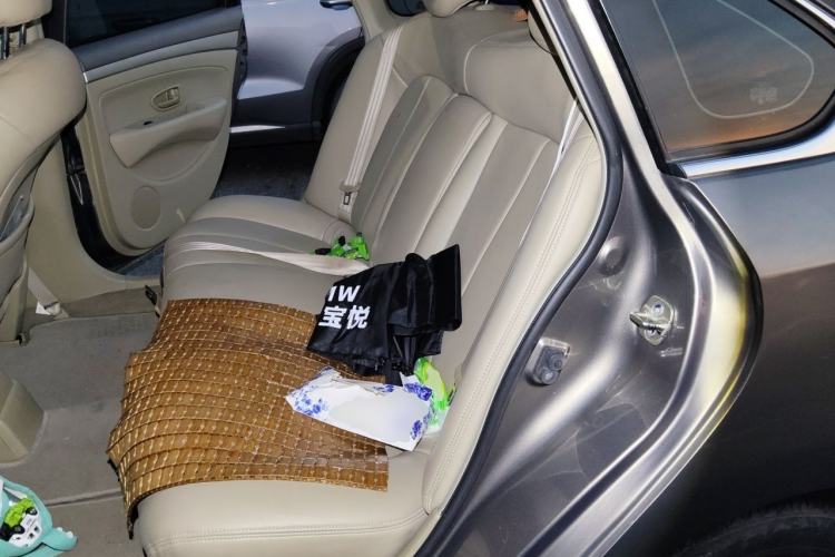 Used Nissan Sylphy 2012 Classic 1.6XE Automatic Comfort Edition Left Rear Seat