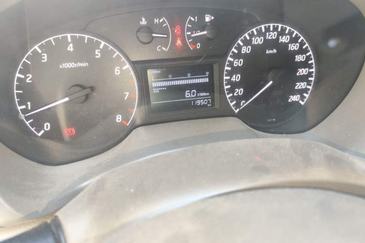 Used Nissan Sylphy 2012 1.6 XL Manual Luxury Edition Odometer Close Up