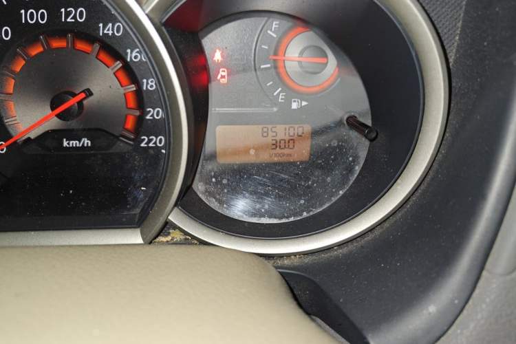 Used Nissan Sylphy 2012 Classic 1.6XE Manual Comfort Edition Odometer Close Up