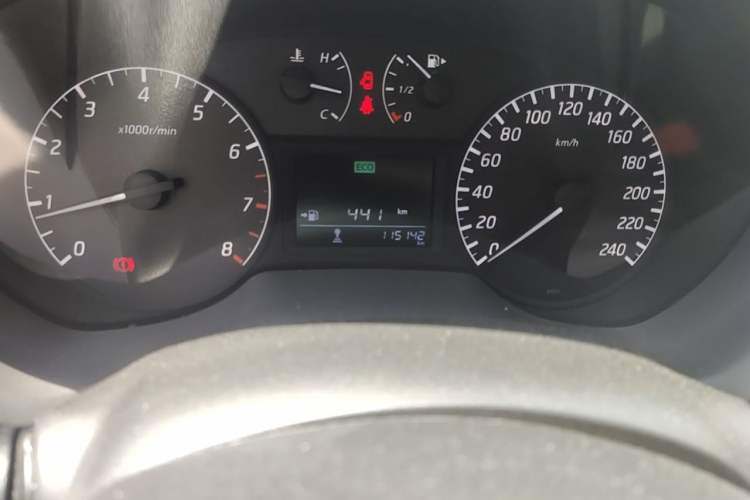 Used Nissan Sylphy 2012 1.6 XL Manual Luxury Edition Odometer Close Up
