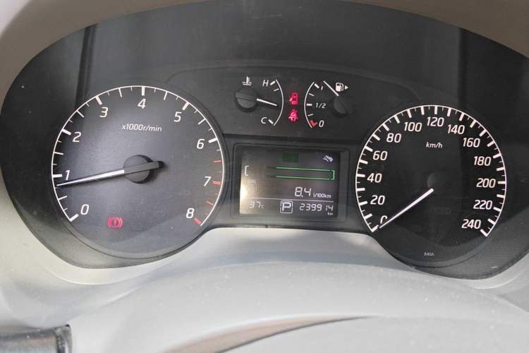 Used Nissan Sylphy 2012 1.6 XL CVT Luxury Edition Odometer Close Up