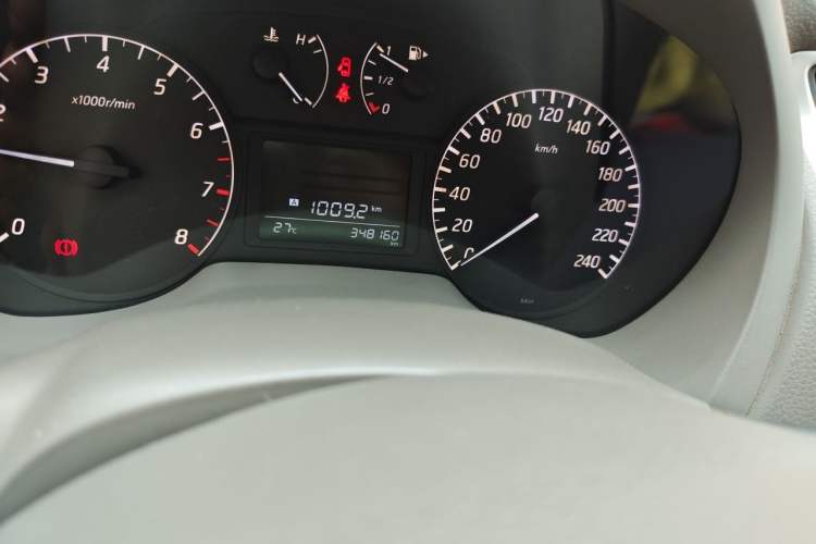Used Nissan Sylphy  Odometer Close Up