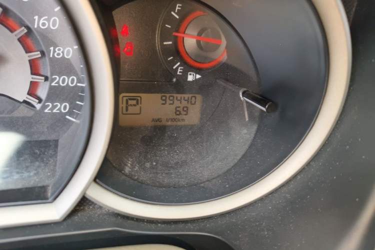 Used Nissan Sylphy 2012 Classic 1.6XE Automatic Comfort Edition Odometer Close Up