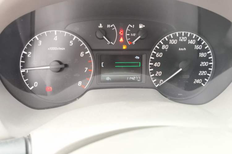 Used Nissan Sylphy  Odometer Close Up