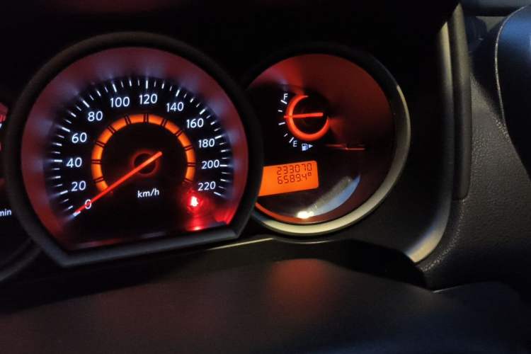 Used Nissan Sylphy 2012 Classic 1.6XE Manual Comfort Edition Odometer Close Up