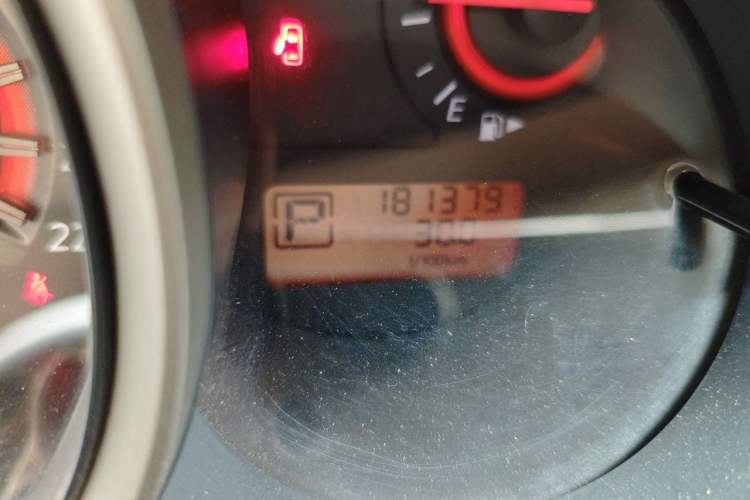 Used Nissan Sylphy 2012 Classic 1.6XE Automatic Comfort Edition Odometer Close Up