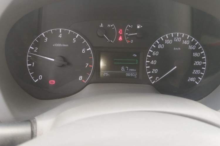 Used Nissan Sylphy 2012 1.6XE Manual Comfort Edition Odometer Close Up