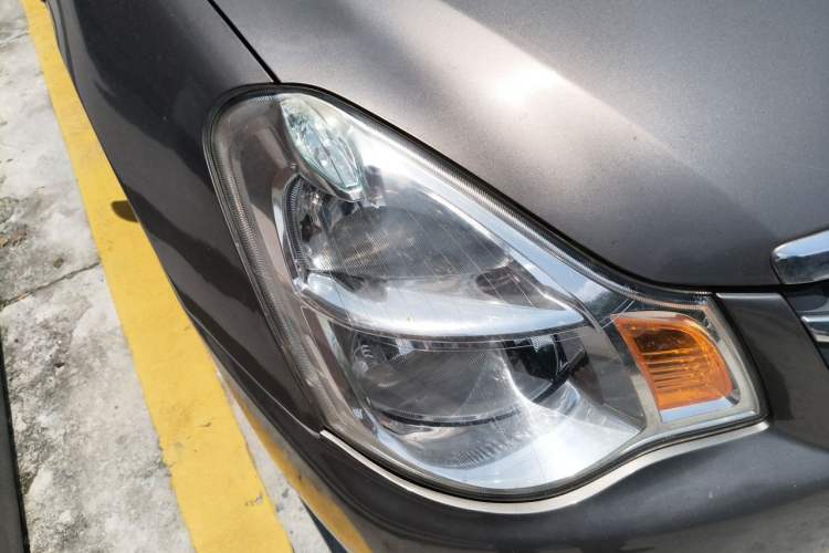 Used Nissan Sylphy 2012 Classic 1.6XE Manual Comfort Edition Right Front Headlight