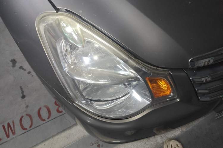 Used Nissan Sylphy 2012 Classic 1.6XE Manual Comfort Edition Right Front Headlight