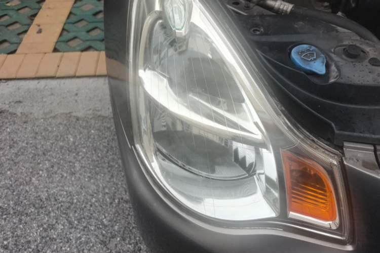 Used Nissan Sylphy 2012 Classic 1.6XE Manual Comfort Edition Right Front Headlight