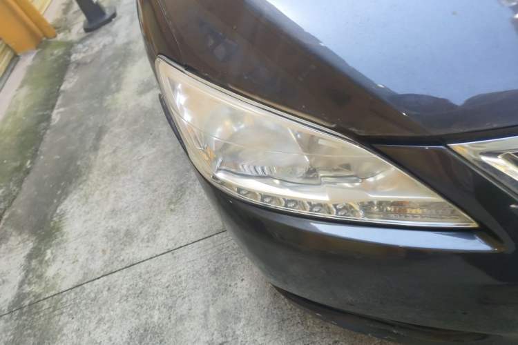 Used Nissan Sylphy 2012 1.6 XL Manual Luxury Edition Right Front Headlight