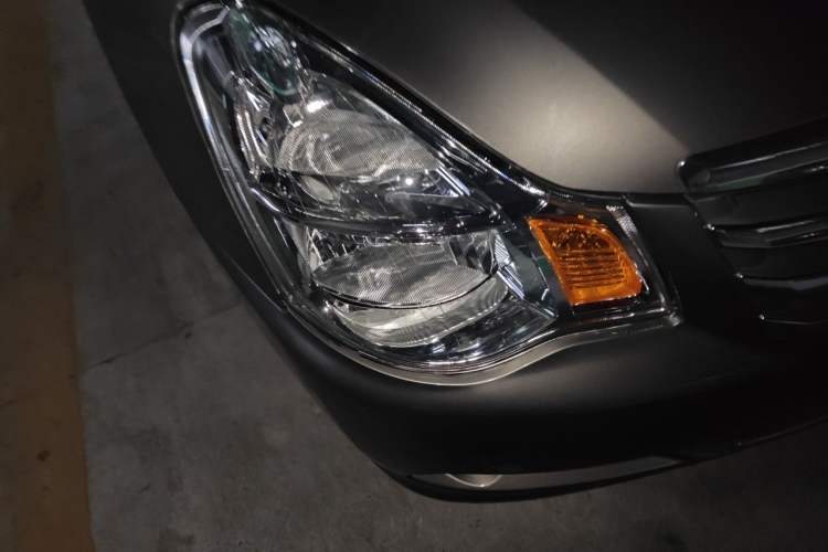 Used Nissan Sylphy 2012 Classic 1.6XE Automatic Comfort Edition Right Front Headlight