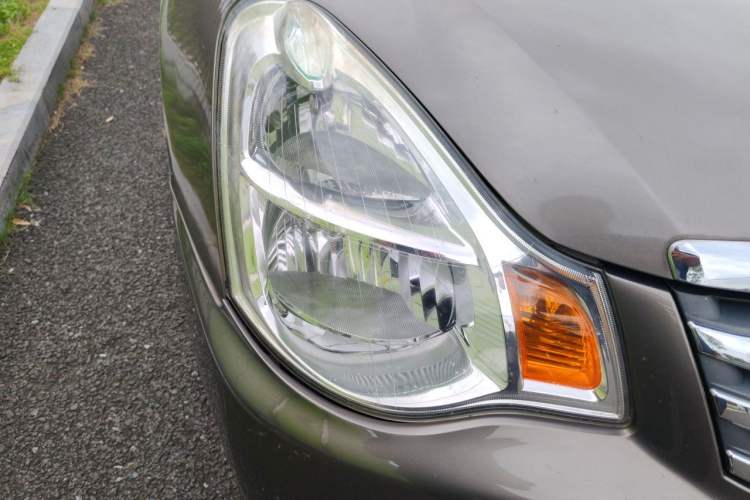 Used Nissan Sylphy 2012 Classic 1.6XE Automatic Comfort Edition Right Front Headlight