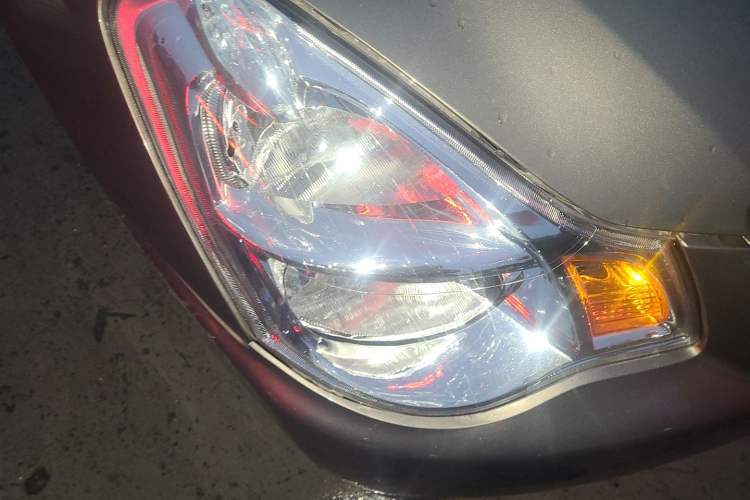 Used Nissan Sylphy 2012 Classic 1.6XE Manual Comfort Edition Right Front Headlight