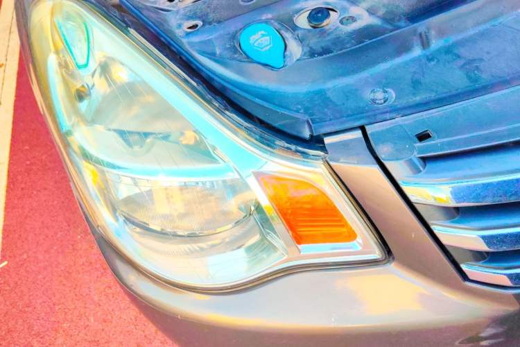 Used Nissan Sylphy 2012 Classic 1.6XE Manual Comfort Edition Right Front Headlight