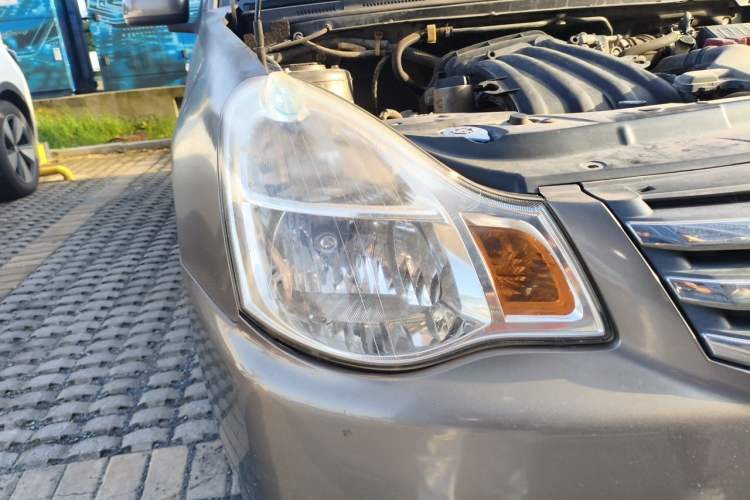 Used Nissan Sylphy 2012 Classic 1.6XE Manual Comfort Edition Right Front Headlight