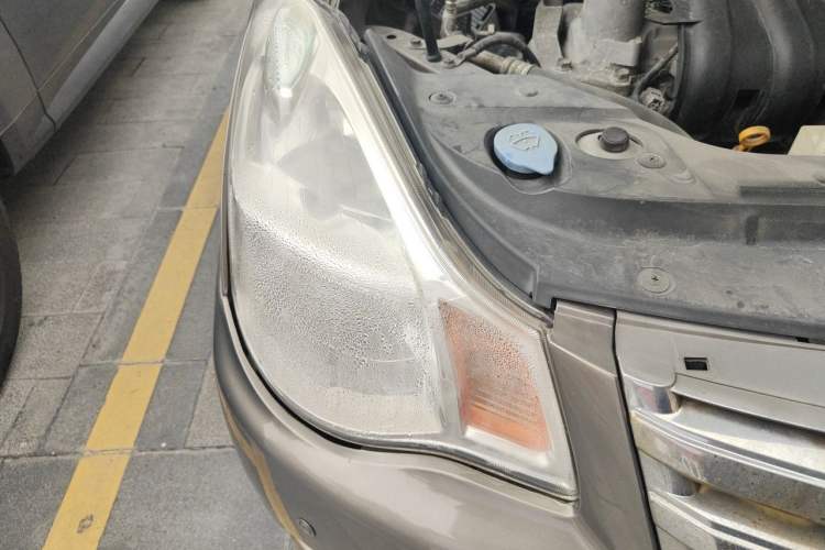 Used Nissan Sylphy 2012 Classic 1.6XE Automatic Comfort Edition Right Front Headlight