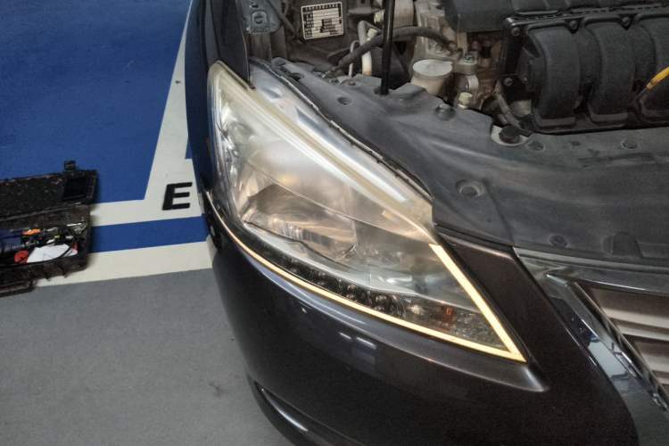 Used Nissan Sylphy 2012 1.8XL CVT Luxury Edition Right Front Headlight