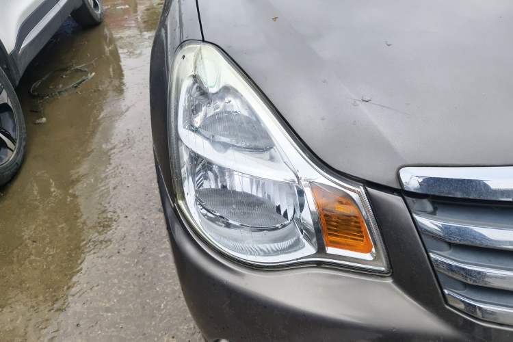 Used Nissan Sylphy 2012 Classic 1.6XE Manual Comfort Edition Right Front Headlight