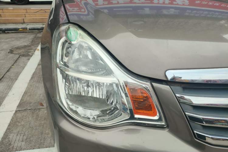 Used Nissan Sylphy 2012 Classic 1.6XE Automatic Comfort Edition Right Front Headlight